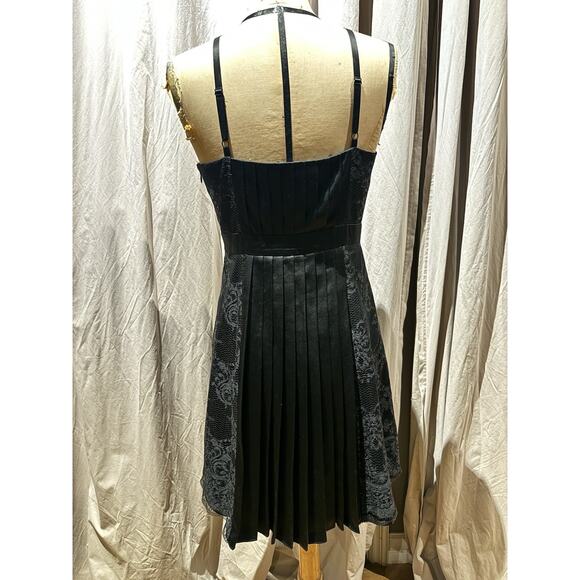 bebe VTG. Deadstock Satin And Lace Beaded Halter Bustier Dress Size 4/6 - Picture 4 of 8